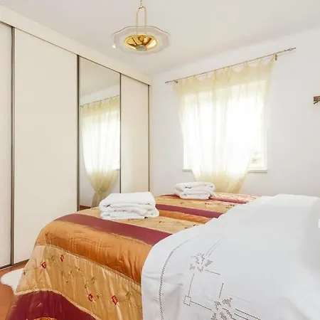 Apartments Dora Apartment *