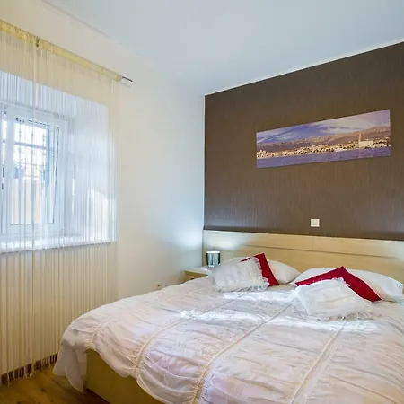 Apartments Dora Apartment Split