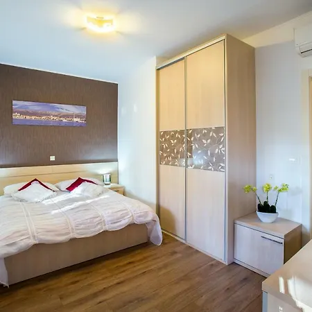 Apartments Dora Apartment *