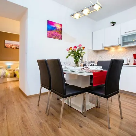 Apartamento Dora *