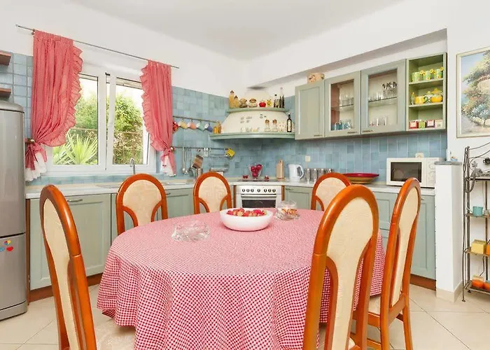 Apartments Dora * Split