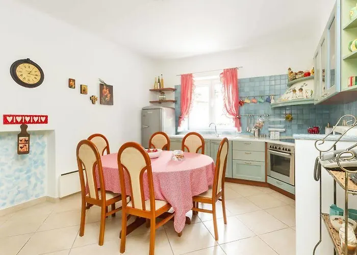 Apartman Apartments Dora *