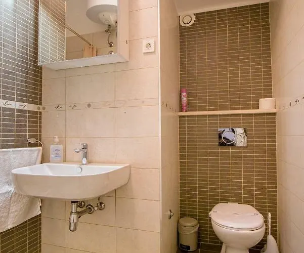 Apartman Apartments Dora *