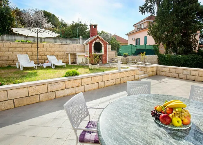 Apartments Dora Apartman *