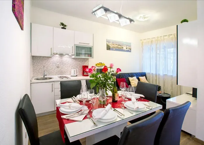 Apartman Apartments Dora
