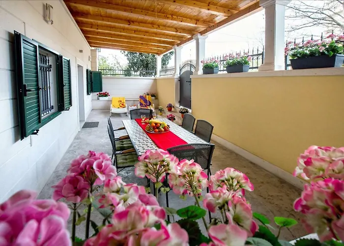 Apartments Dora Split