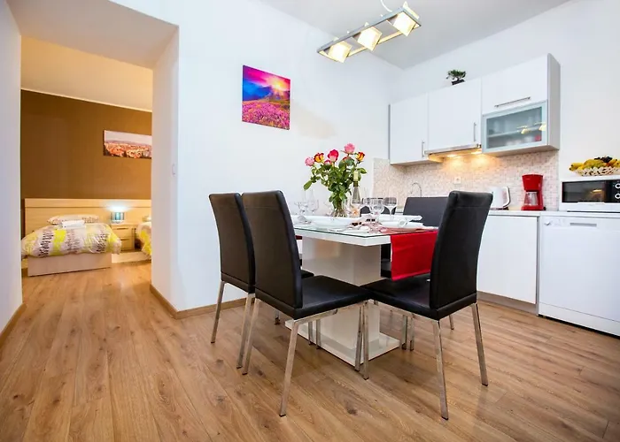 Apartman Apartments Dora *